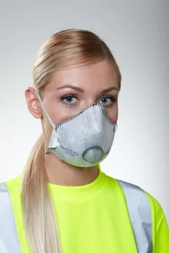 Atemschutzmaske FFP2 mit Aktivkohlefilter bei Smog & Schimmel
