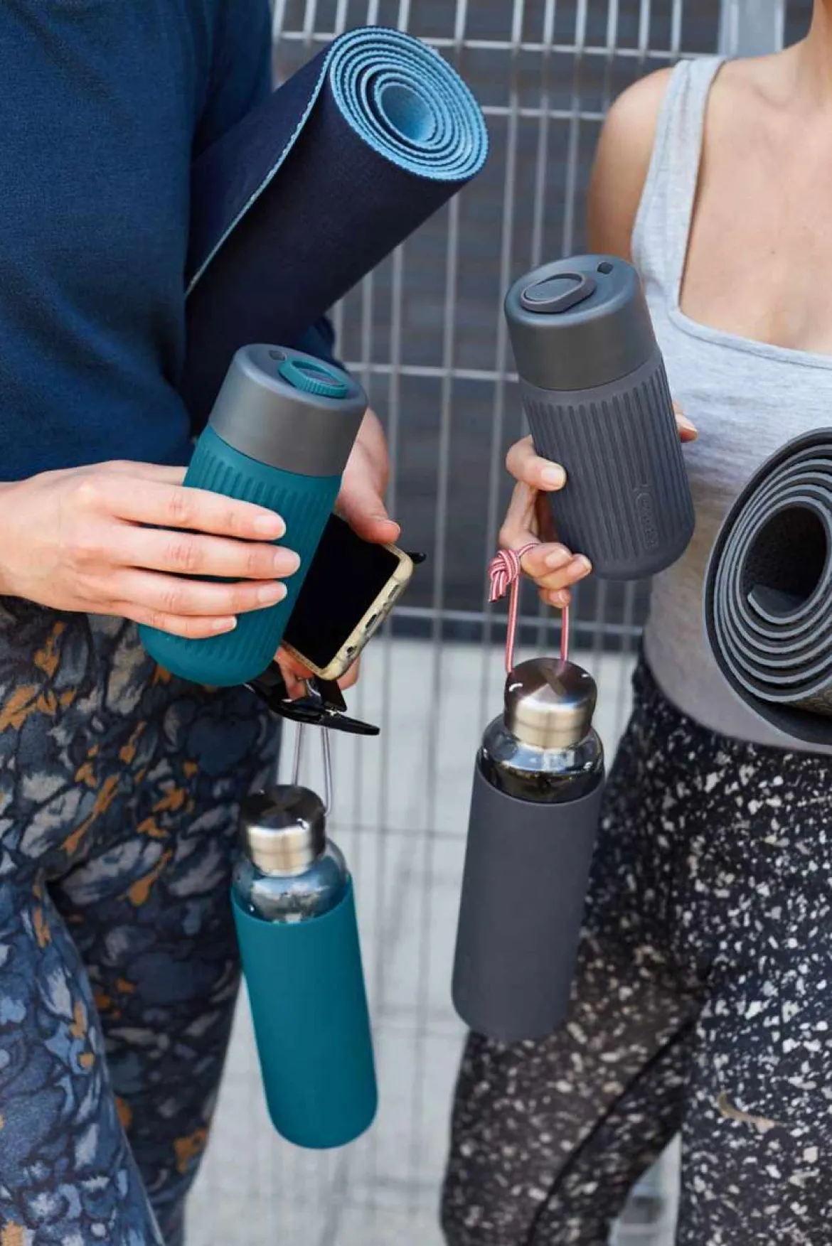 Black+Blum Borosilikatglas Trinkflasche in sieben Farben
