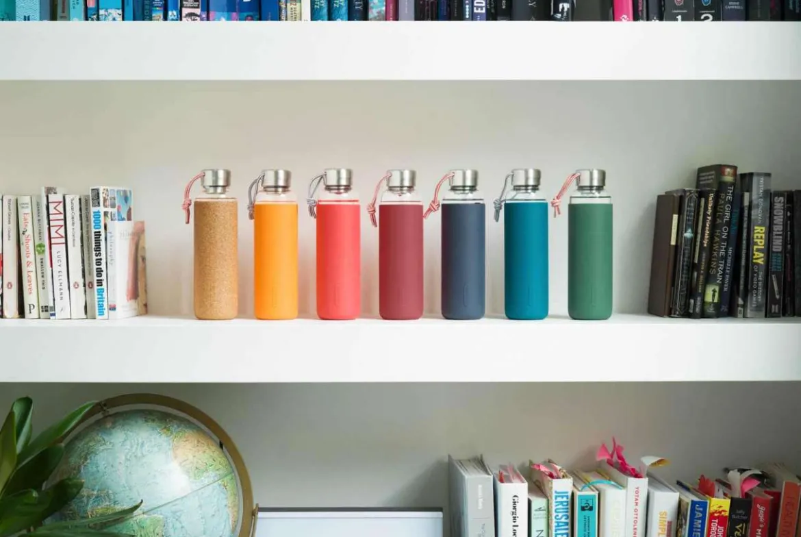 Black+Blum Borosilikatglas Trinkflasche in sieben Farben