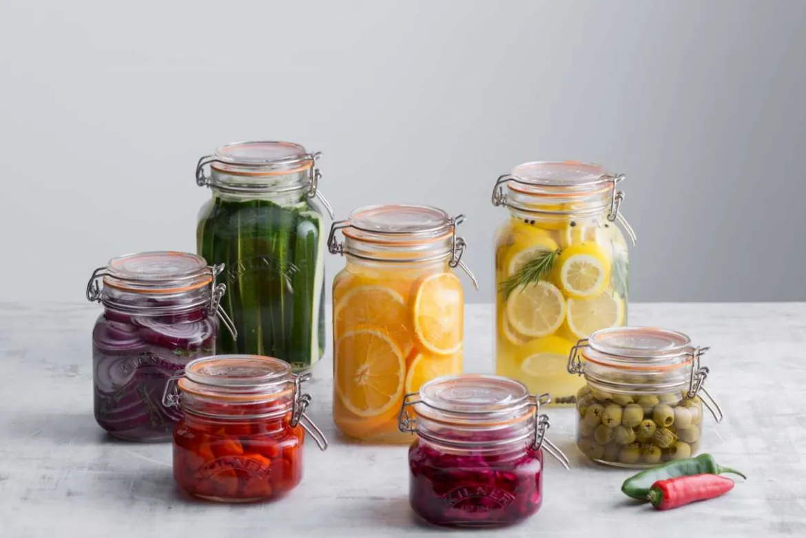 Kilner Gewürzgläser mit Glasdeckel - in dekorativer Holzkiste