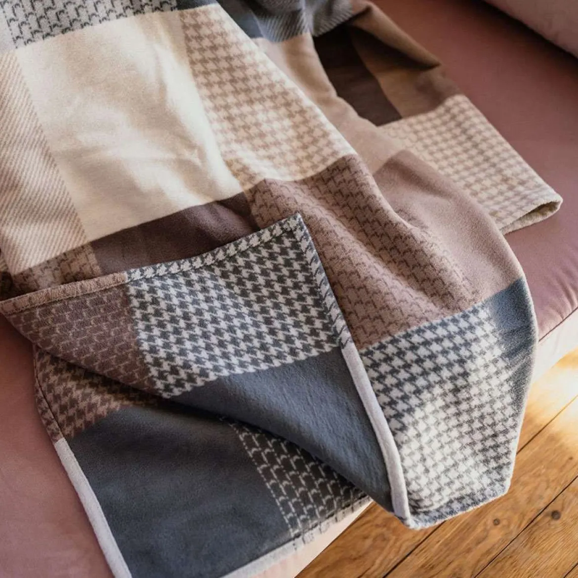 Kuscheldecke Pittsburgh: Wohndecke aus Bio-Baumwolle