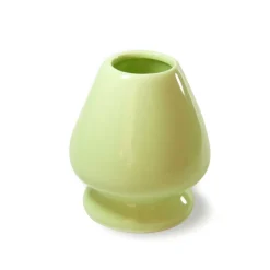 Matcha Besenhalter aus Porzellan hält den Chasen in Form