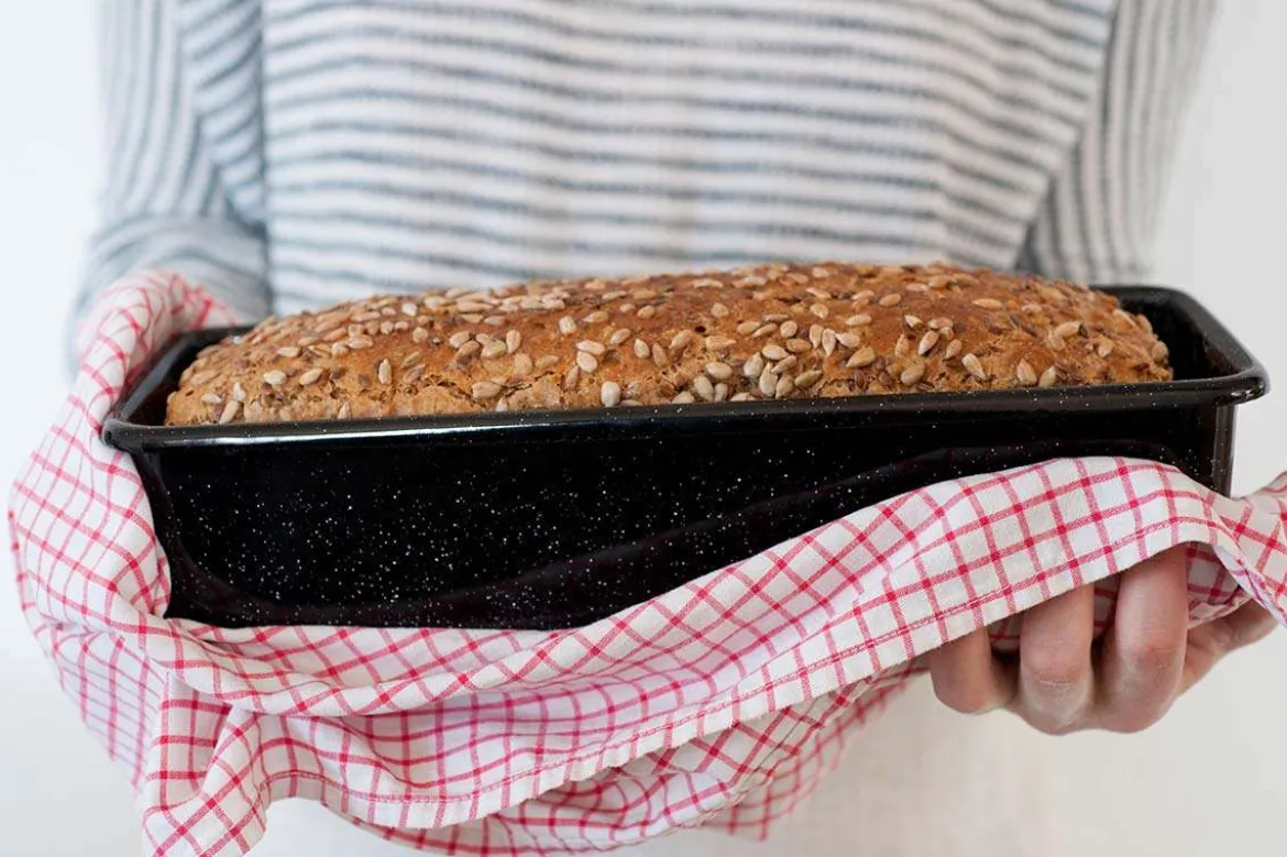 Riess Brotbackform aus Emaille mit idealen Backeigenschaften