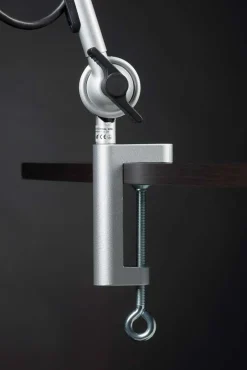 Schreibtischleuchte Klemmfuß - der Designklassiker aus Metall