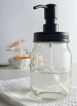 Vielseitiger Glas Pumpspender von Kilner - Industrial Design